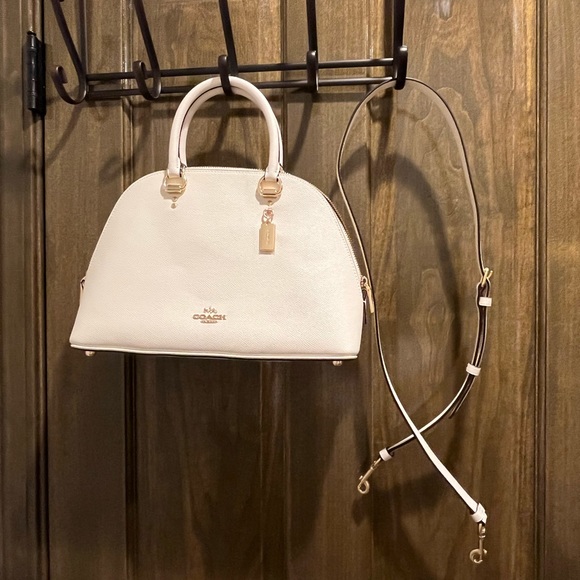 White Coach HandBag - Picture 2 of 4